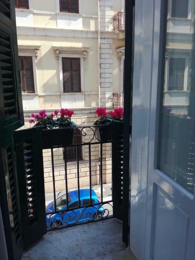 Cairoli 79 Apartment Bari Exterior photo
