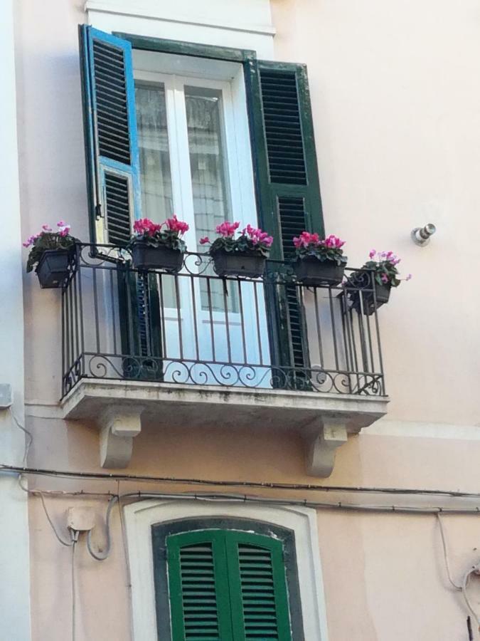 Cairoli 79 Apartment Bari Exterior photo